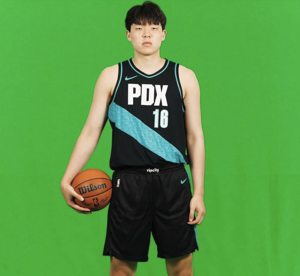 bob平台-开拓者117-101老鹰，杨瀚森1秒没打！目睹队友出战38分钟三分9中1