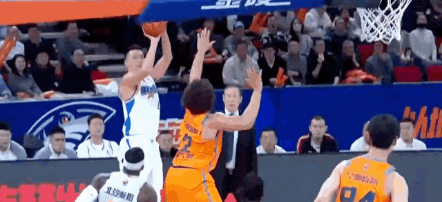 bob官网-下半场发威!上海男篮86-67大胜北京男篮