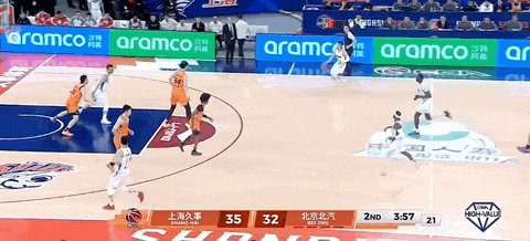 bob官网-下半场发威!上海男篮86-67大胜北京男篮