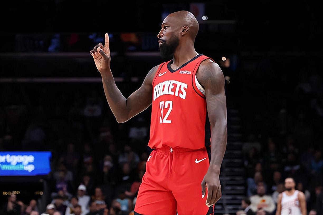 bob平台-老老实实当吉祥物就好了，火箭为什么还要让这位老将出场呢？