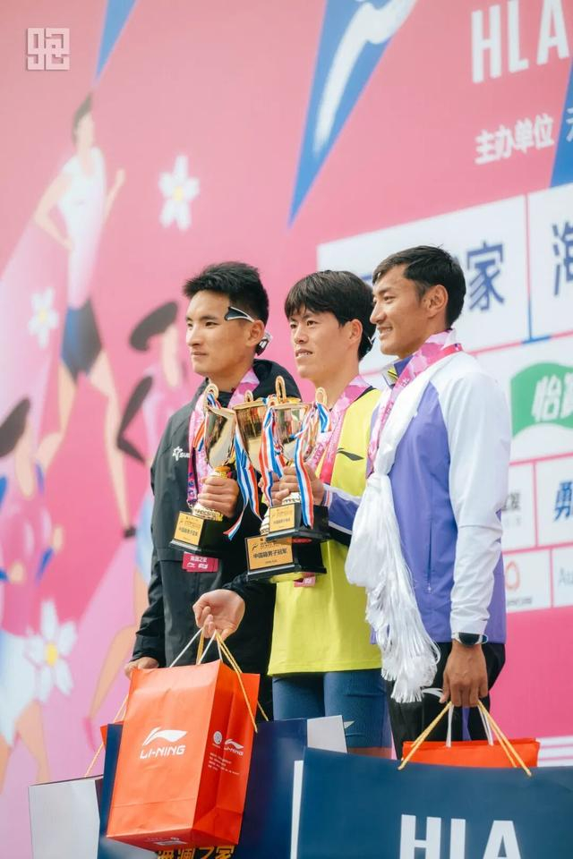 bob官网-这个春天 男子马拉松版图如何重构？|重庆国际马拉松|无锡|贵州|运动员|成绩_新浪体育_新浪新闻