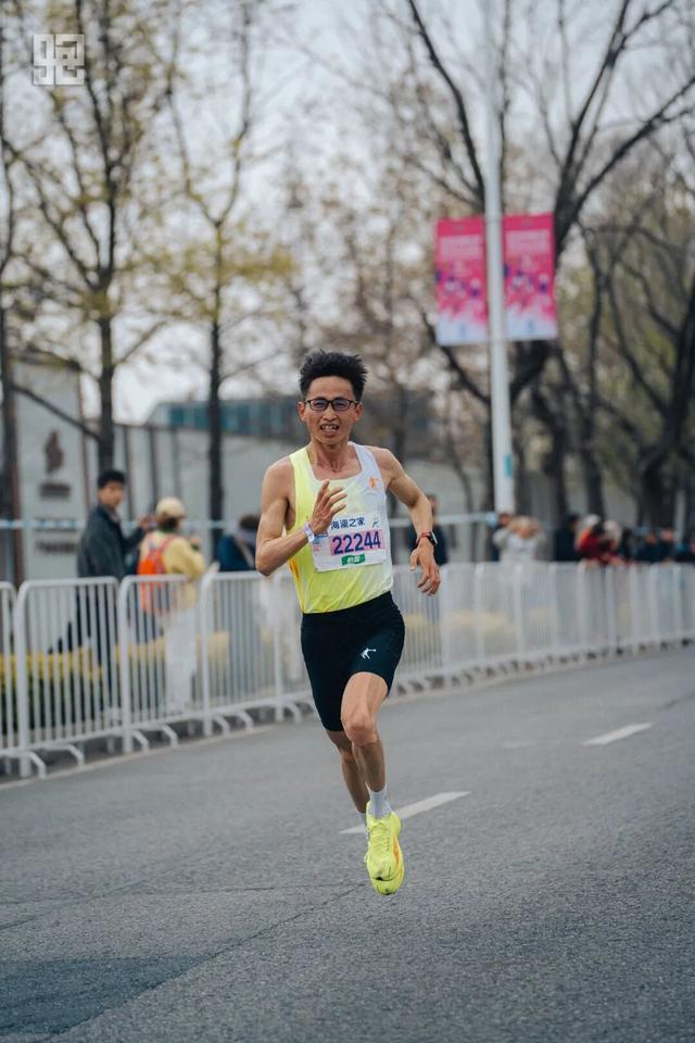 bob官网-这个春天 男子马拉松版图如何重构？|重庆国际马拉松|无锡|贵州|运动员|成绩_新浪体育_新浪新闻